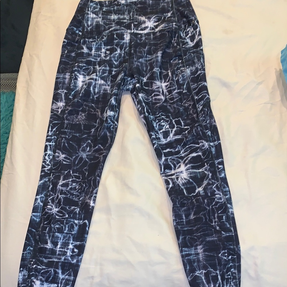 Spyder athletic with pockets Leggings with Stretch Fit size small